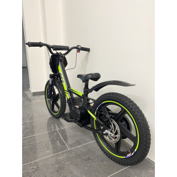 Odrážedlo Leramotors By Apollo RFZ Sedna 16 PRO Zelená