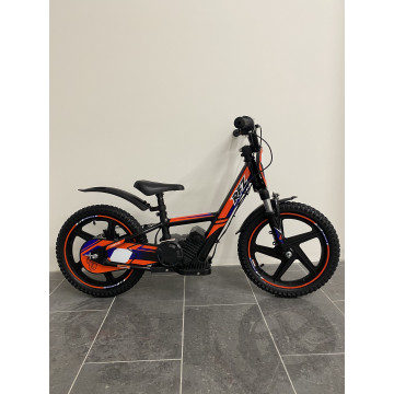 Odrážedlo Leramotors By Apollo RFZ Sedna 16 PRO Červená