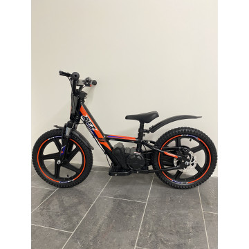 Odrážedlo Leramotors By Apollo RFZ Sedna 16 PRO Červená